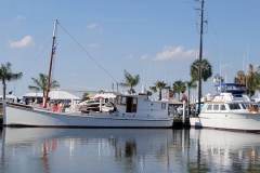 Stunning-lines-of-oyster-boat-turned-into-yacht
