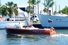Super-Aquarama-of-Paul-Hastings-making-a-grand-exit